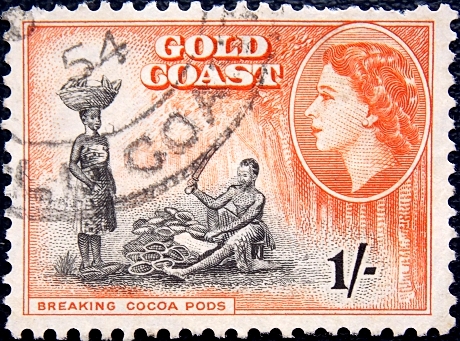 Золотой берег 1954 год . Разбивка стручков какао . 